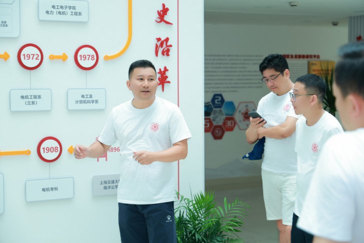 20260815_231058_777.png 见证母校发展